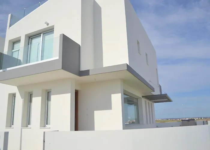T&E Villa